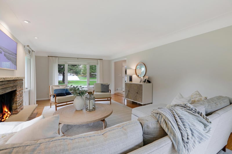 126 Chevy Chase Dr, Orono, MN 55391