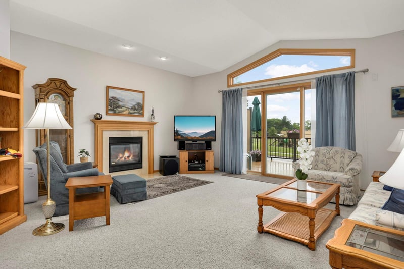 746 Gilfillan Ln, White Bear Twp, MN 55127