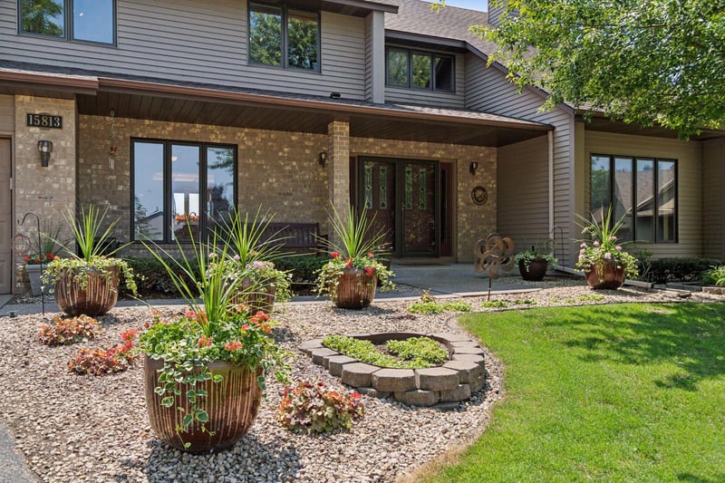 15813 Highview Dr, Apple Valley, MN 55124