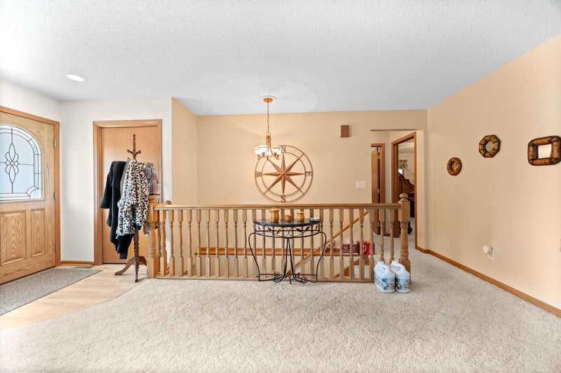 321 9th St E, Hector, MN 55342