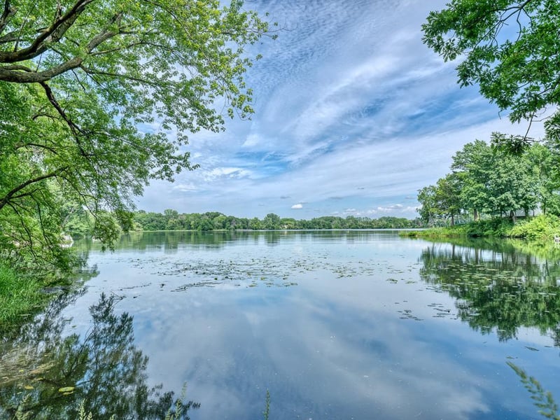 2848 Lake Blvd, North Saint Paul, MN 55109