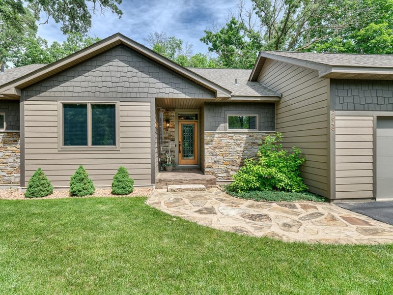 2848 Lake Blvd, North Saint Paul, MN 55109