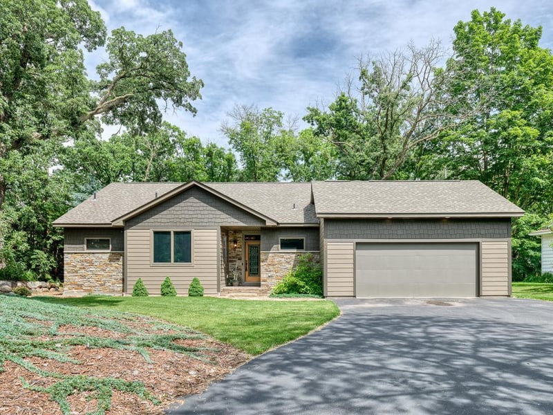 2848 Lake Blvd, North Saint Paul, MN 55109