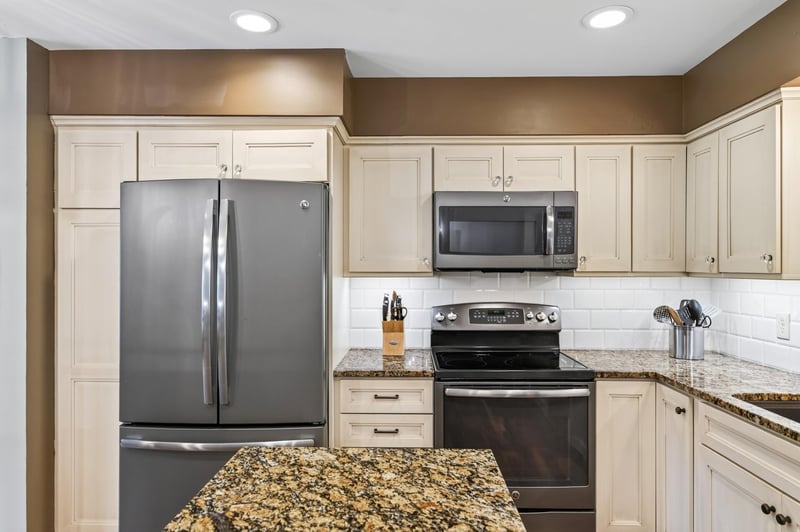 6227 Annapolis Ln N, Maple Grove, MN 55311