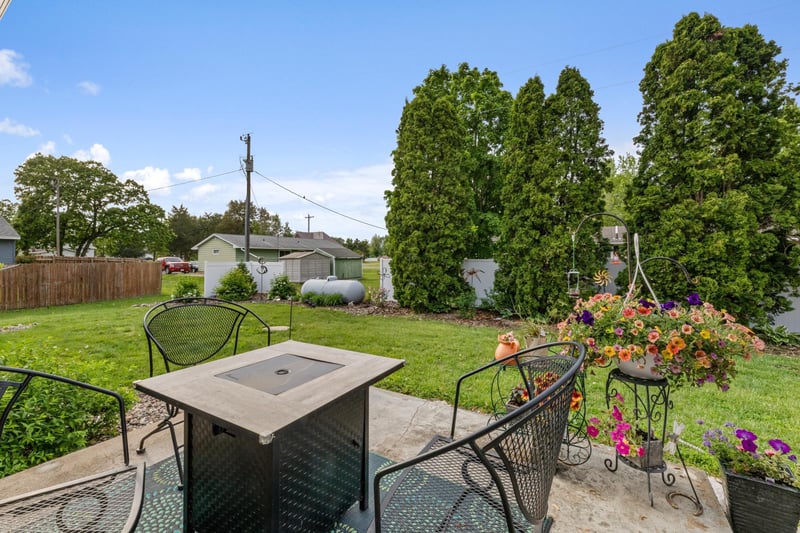 72 W 7th St, Cochrane, WI 54622
