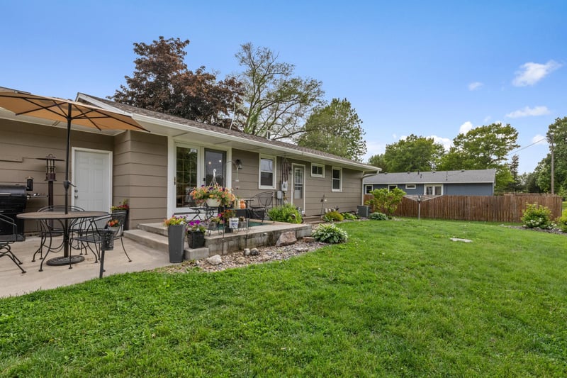 72 W 7th St, Cochrane, WI 54622