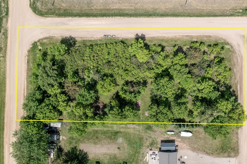 XXX Woodview Ln, Le Center, MN 56057