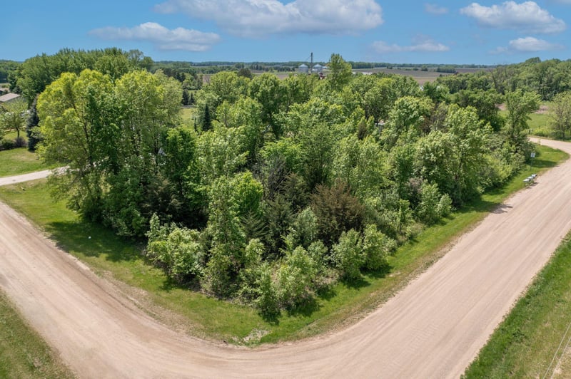 XXX Woodview Ln, Le Center, MN 56057