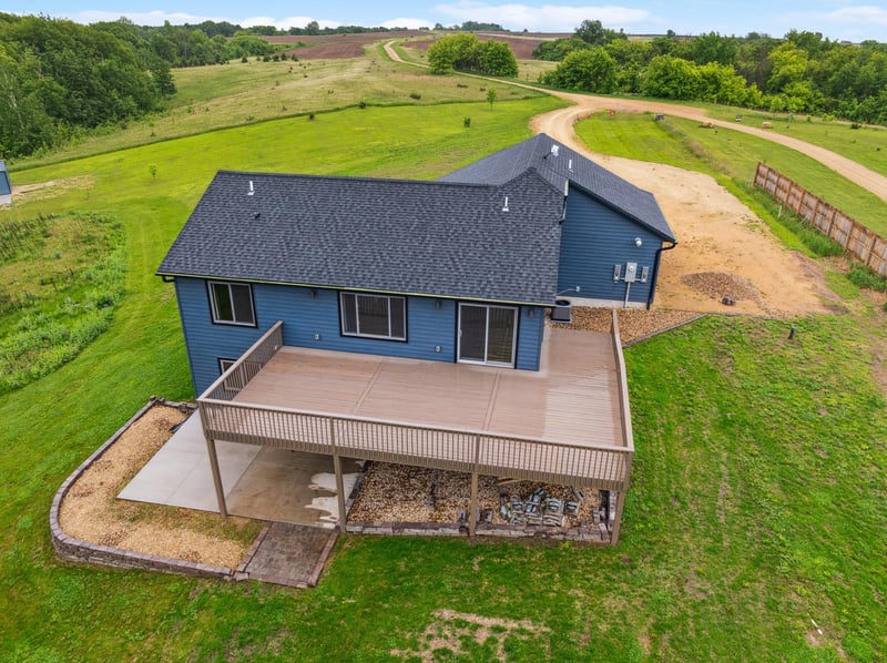 26884 709th St, Lake City, MN 55041