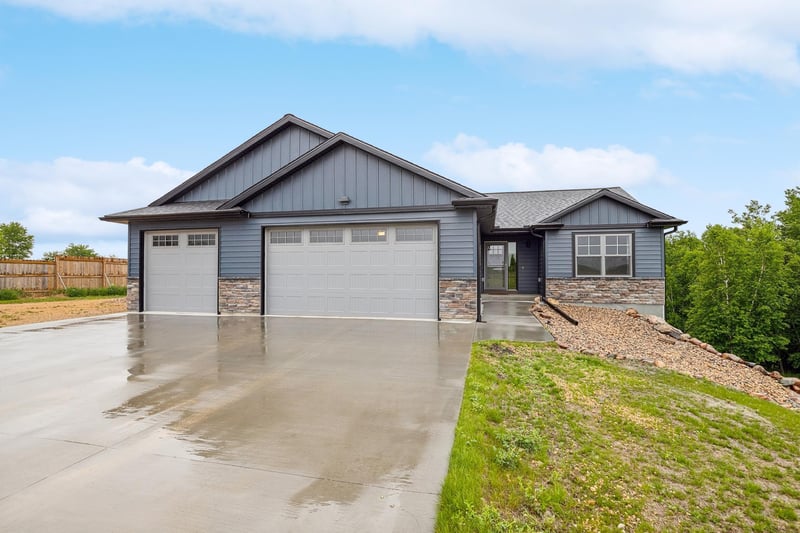 26884 709th St, Lake City, MN 55041