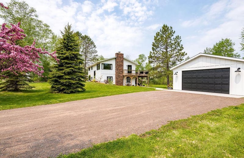 315 Pleasant View Rd, Duluth, MN 55803