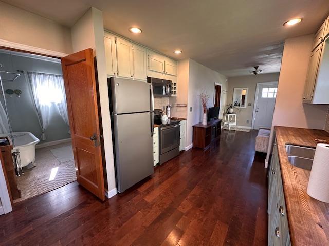 7 W Shagawa Rd, Ely, MN 55731