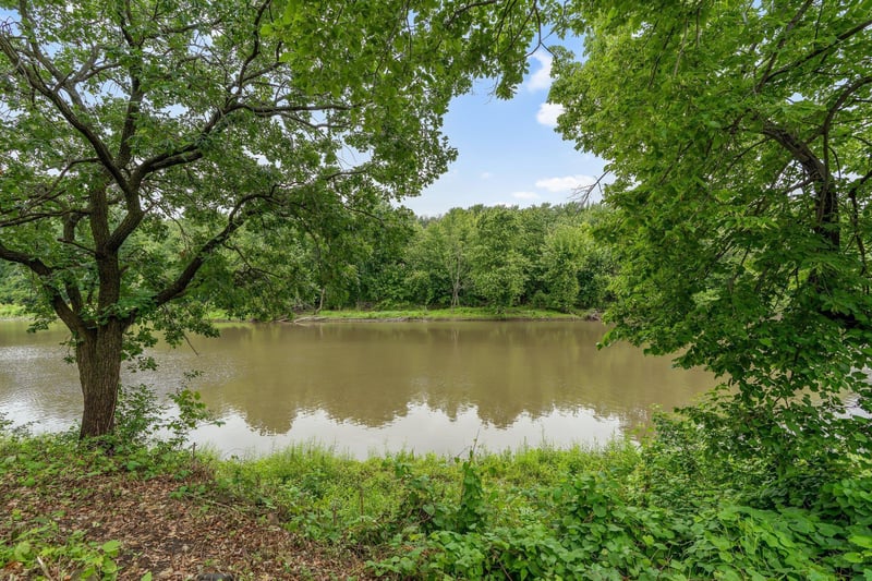1577 Cedar Ln, Newport, MN 55055