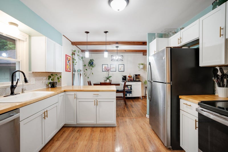 1577 Cedar Ln, Newport, MN 55055