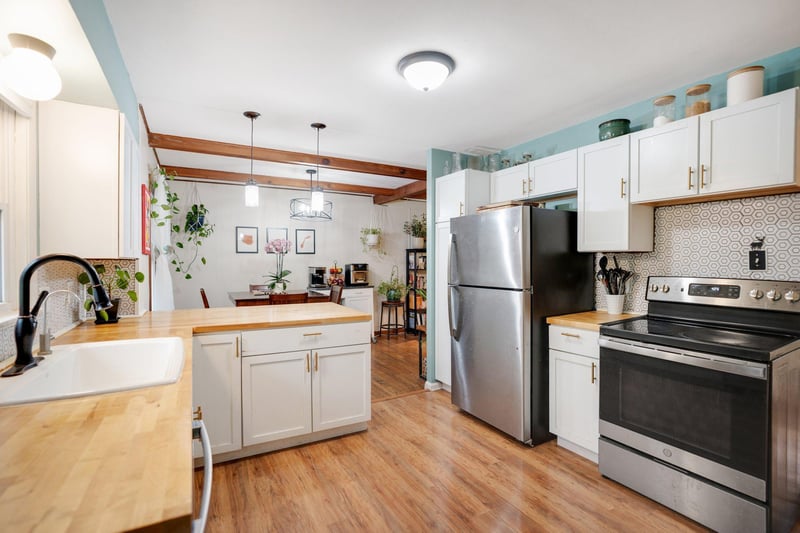 1577 Cedar Ln, Newport, MN 55055