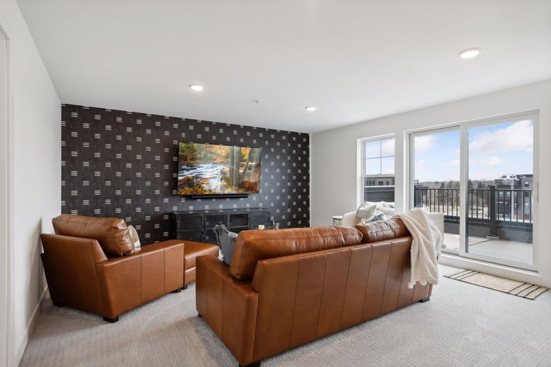 870 Mount Curve Blvd #L, Saint Paul, MN 55116