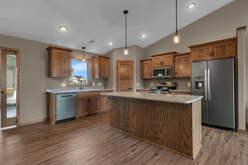 212 Woolgrass Way, Avon, MN 56310