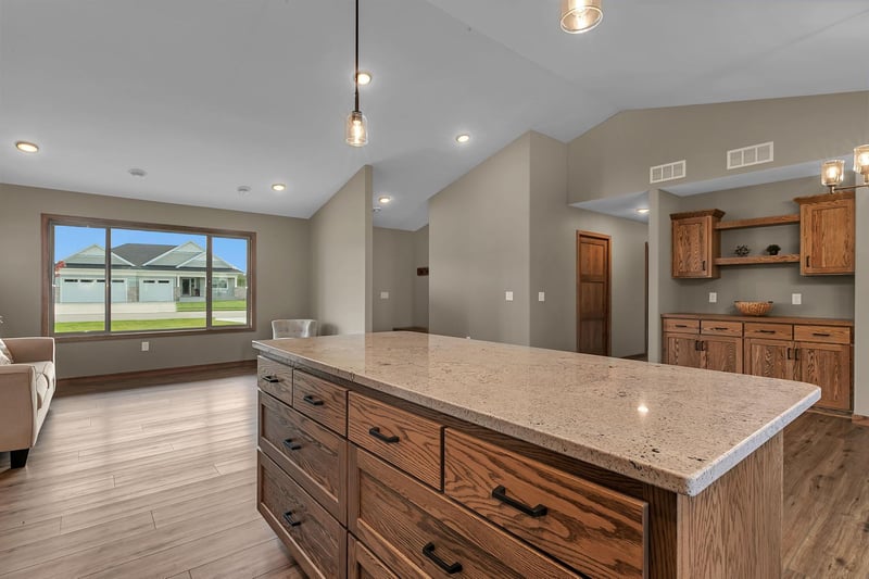 212 Woolgrass Way, Avon, MN 56310
