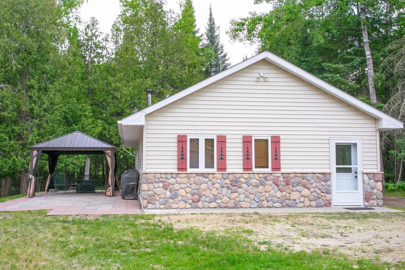 10547 Vermeil Dr NE, Deer River, MN 56636