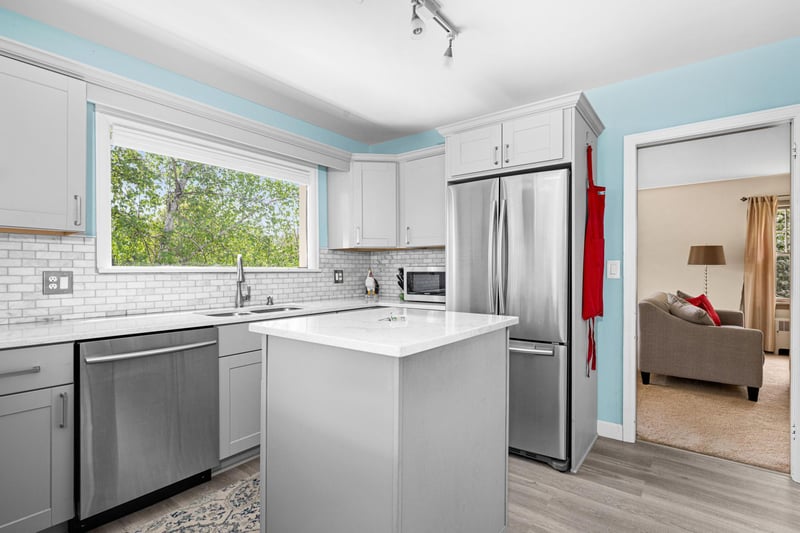 3319 E Superior St, Duluth, MN 55804