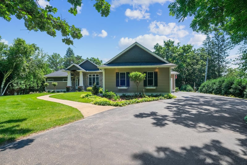 4849 Olson Lake Trl N, Lake Elmo, MN 55042