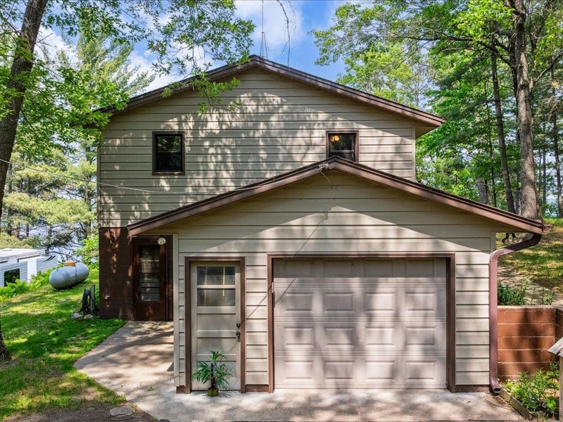 1474 W Shamineau Dr, Motley, MN 56466
