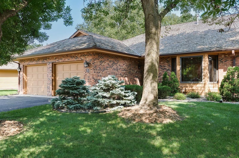 5 Anemone Cir, North Oaks, MN 55127