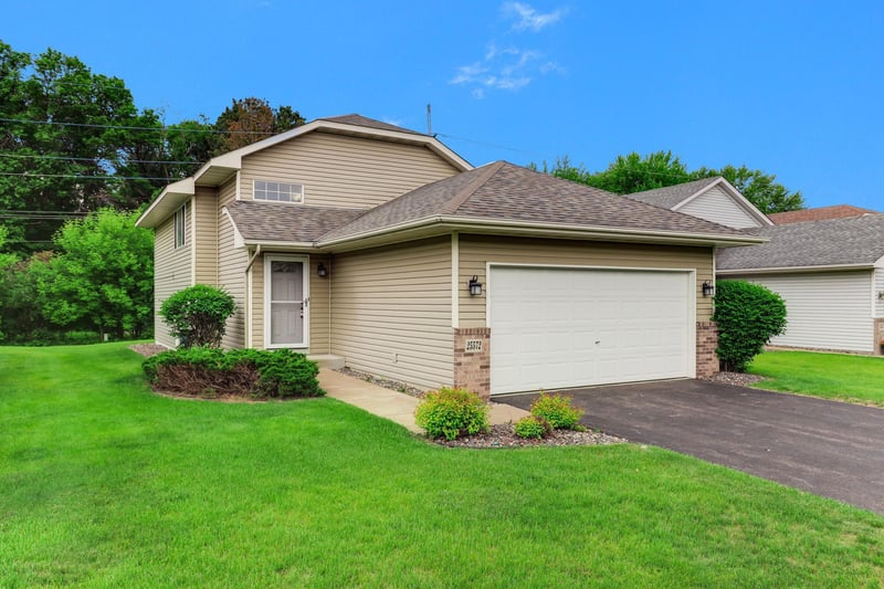 25572 Forest Boulevard Ln, Wyoming, MN 55092