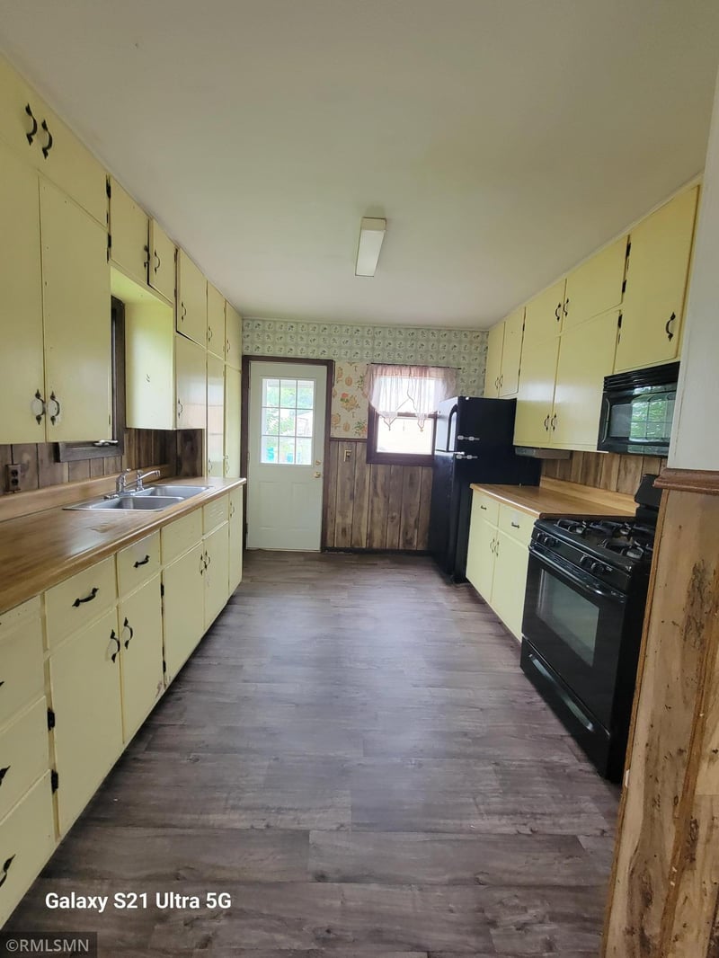 203 Ann Ave E, Clarissa, MN 56440