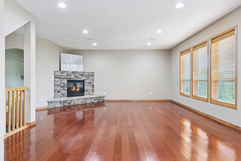 9477 Glacier Rd, Minnetrista, MN 55375