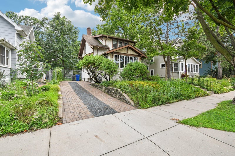 1132 Raymond Ave, Saint Paul, MN 55108