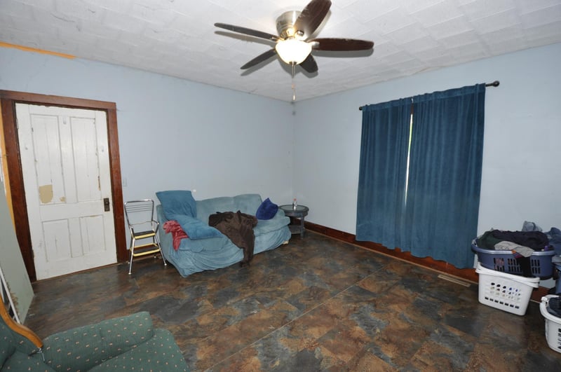 69198 235th St, Dexter, MN 55926