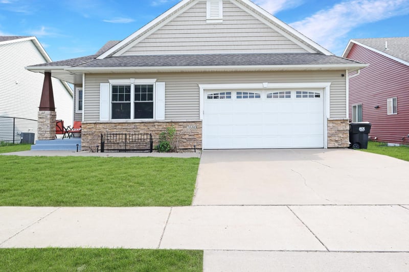 7680 147th Lane Nw, Andover, MN 55303