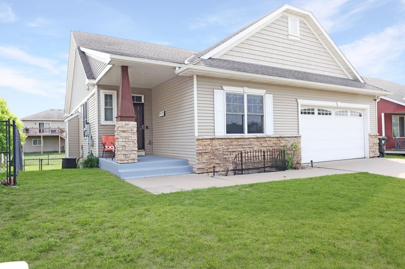 7680 147th Lane Nw, Andover, MN 55303