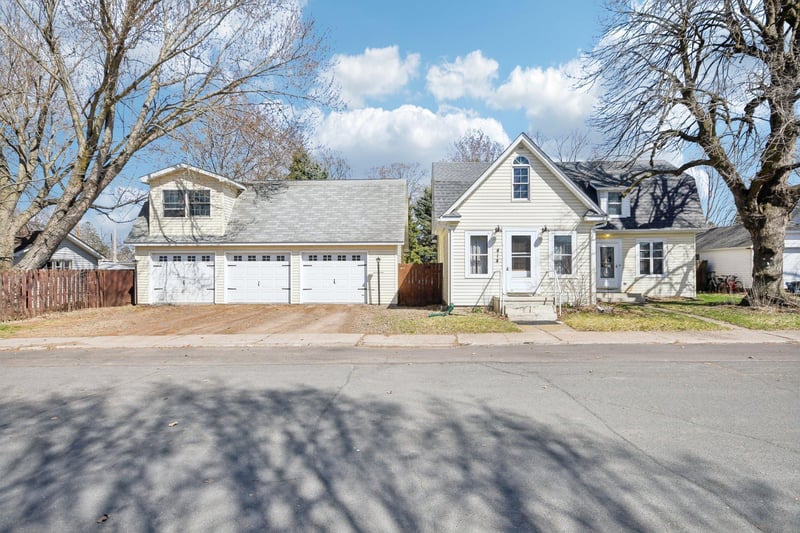 414 Wisconsin Ave, Centuria, WI 54824