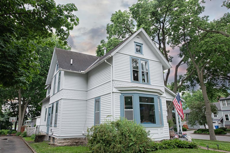 72 W Mill St, Winona, MN 55987