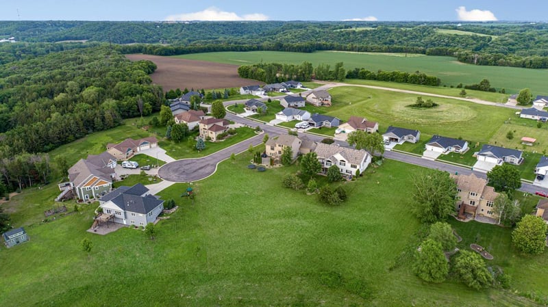 104 Spruce Ct, Le Sueur, MN 56058