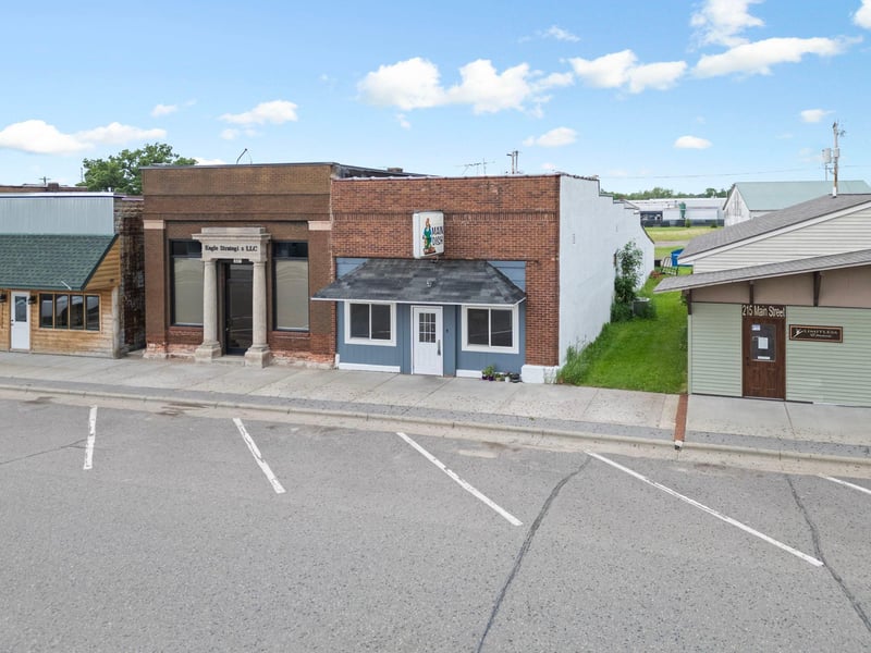 219 S Main St, Luck, WI 54853