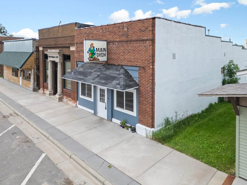 219 S Main St, Luck, WI 54853
