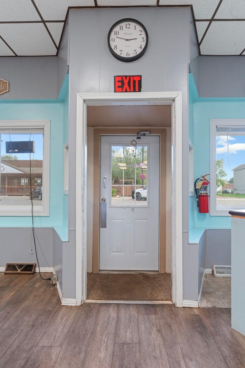 219 S Main St, Luck, WI 54853
