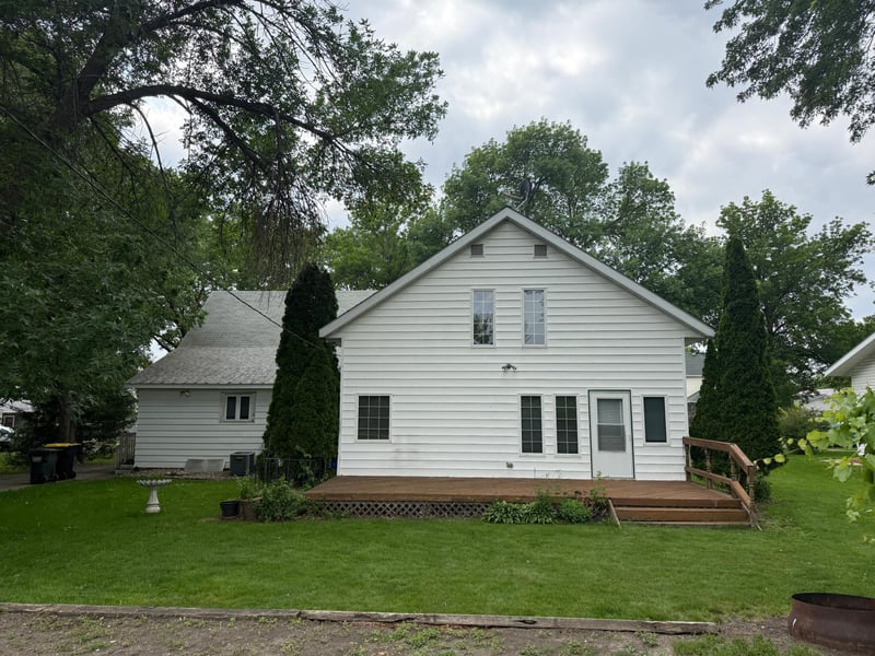 306 1st St, Belview, MN 56214