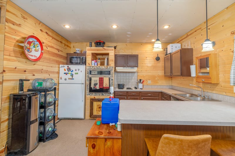 6076 Wynne Ridge Rd, Aurora, MN 55705