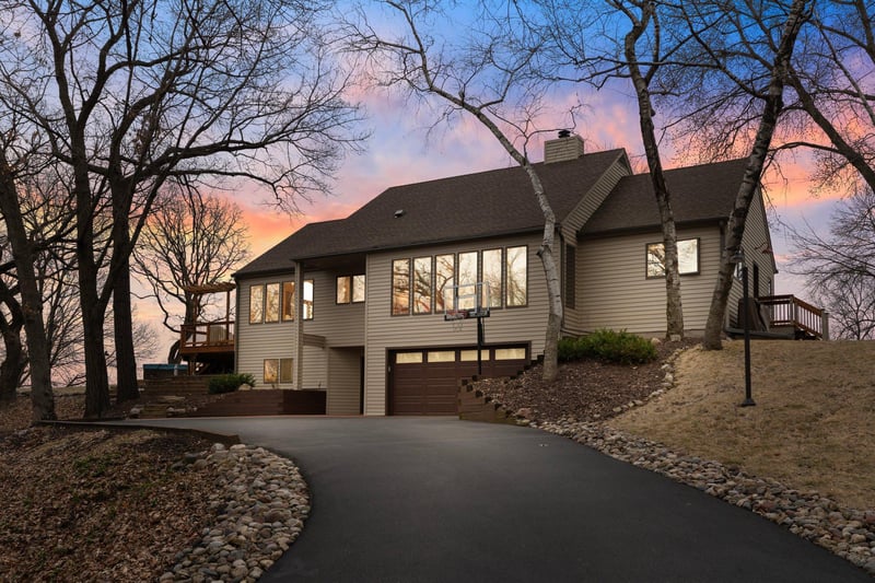 8440 Delaney Ct, Inver Grove Heights, MN 55076