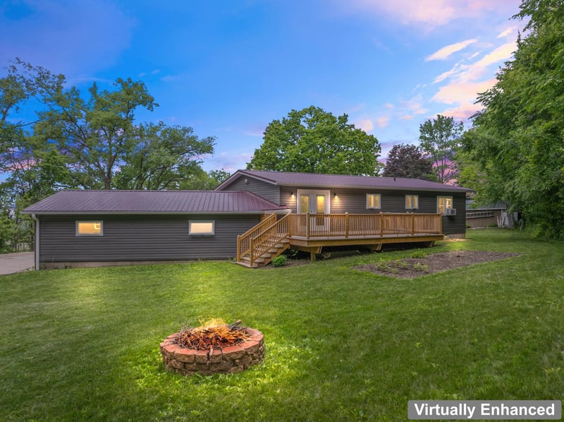 704 Lamplighters Ln, Rushford, MN 55971