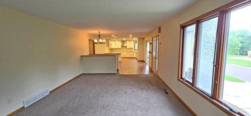805 Louis Ave, Jackson, MN 56143