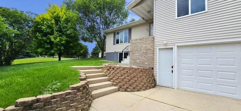805 Louis Ave, Jackson, MN 56143