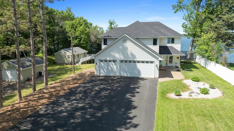 10460 Kismet Isle, Chisago City, MN 55013