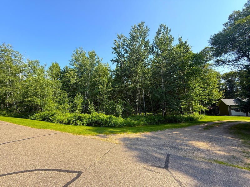 000 Maplewood Dr, East Gull Lake, MN 56401