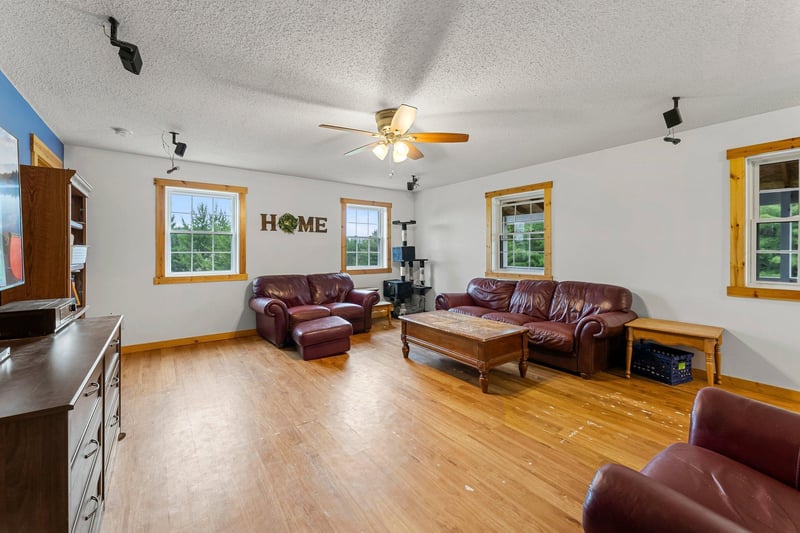 42118 Lowden Ave, Harris, MN 55032