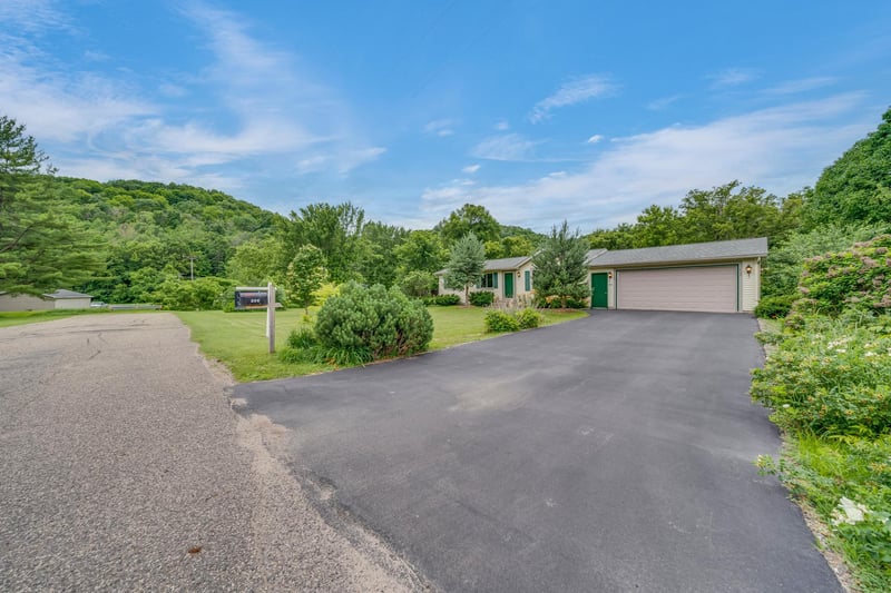 206 West St, Plum City, WI 54761